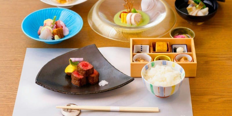 隠れ房 品川 四阿 【瑞穂 みずほ】 黒毛和牛・土釜飯全10品【2H飲み