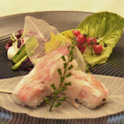 美しい自然の中にグルメが微笑むフレンチあり