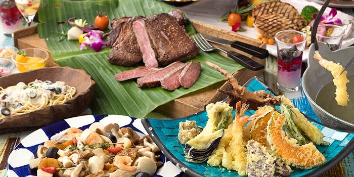 ダイニングルーム センス シェラトン沖縄サンマリーナリゾート ホリデーランチブッフェ ステーキ食べ放題 タンドリーチキンやナシゴレンなど ランチ プラン メニュー 一休 Comレストラン