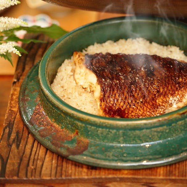 茶寮 リビエラの庭 4名以上限定土鍋ご飯アップグレード 雲 旬の主菜と土鍋で炊いた鯛めしを堪能 御膳スタイルランチ ランチ プラン メニュー 一休 Comレストラン