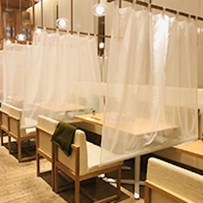 和を感じさせる趣きのある空間で旬の味覚を堪能