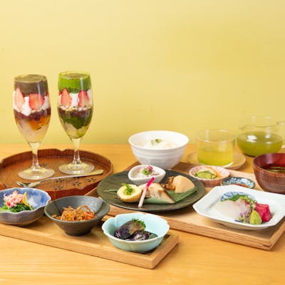 日ごとに変わるおばんざいや毎日届く新鮮なお魚を