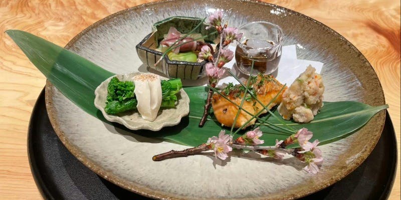 【季節ごとの高級食材を中心にした献立】全11品＋アペリティフ付