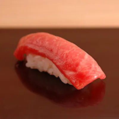旬を見極め仕入れるこだわりの鮮魚