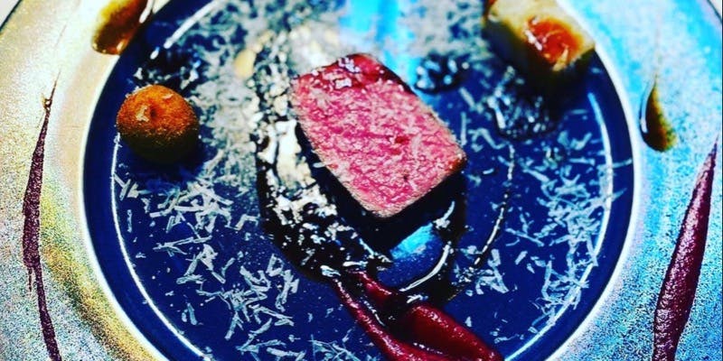 【Xmas2025】フォアグラのポワレ、飛騨牛もも肉のローストなど贅沢コース全7品