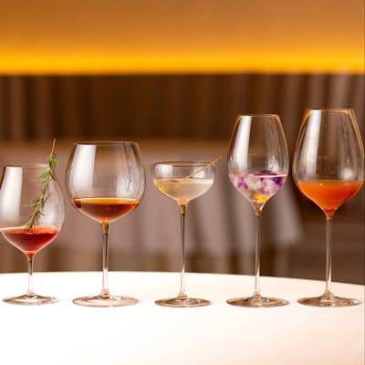 伝統と革新のフレンチと2万3000本におよぶ魅惑のワインコレクション