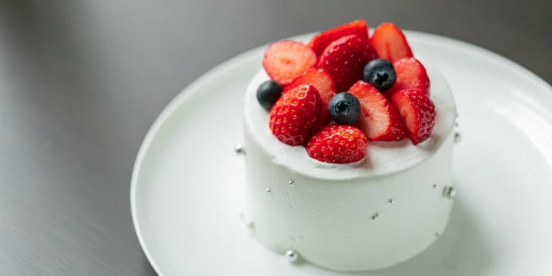 【個室確約】 乾杯酒＆特製ケーキ＆花束が付いたランチアニバーサリープラン＋個室確約