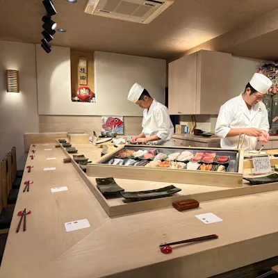 ゆったりとお過ごしいただける雰囲気の店内