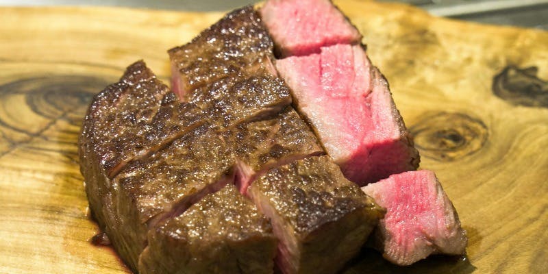 ちょっとしたプライベート利用におすすめ飲み放題付き月～金曜日の平日限定　塊肉コース【15品】