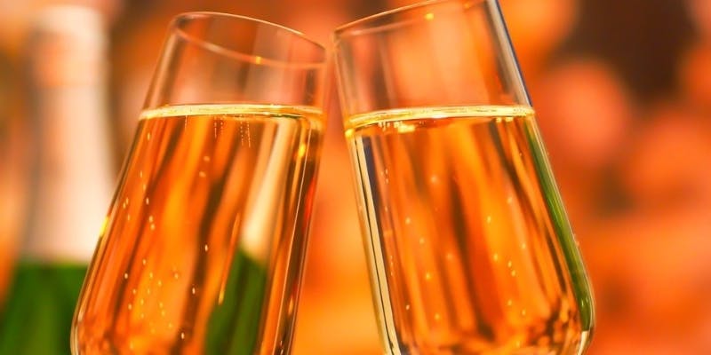 特別な日を彩るアニバーサリーディナー＋スパークリングワイン付（ホールショートケーキ）