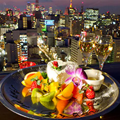 全ての席から夜景を眺められる大人の特別な空間