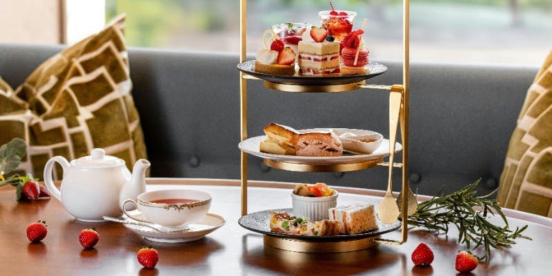 【アフタヌーンティーセット】～ストロベリー～＋約20種カフェフリー（土日祝）