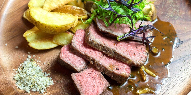 【アルバコース】前菜、生パスタ、選べるメインなど全4品＋スパークリング