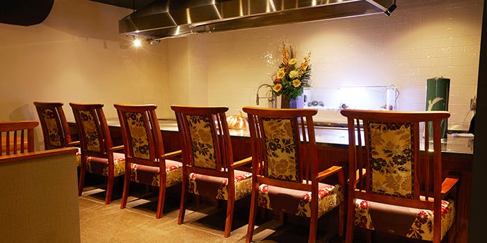 記念日におすすめのレストラン・神楽坂 鉄板焼 向日葵の写真1