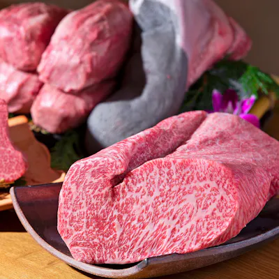 厳選したワインとお肉の相性は抜群