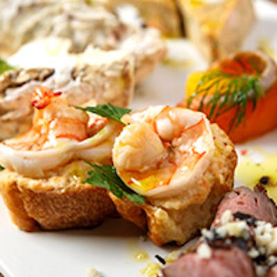 有機野菜やプレミアム牛の素材本来の味を引き出した料理の数々