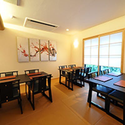 ごゆっくりおくつろぎいただける落ち着いた店内