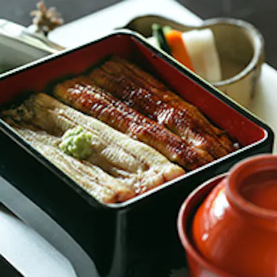 活鰻を使用した本格江戸前スタイル