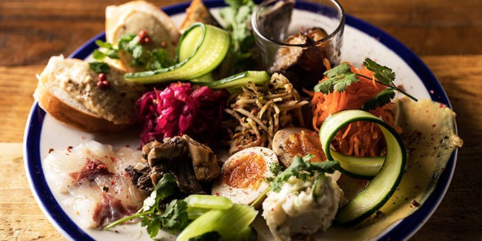 Cafe & 居酒屋 チョウチン 原宿・表参道店（Cafe & IZAKAYA チョウチン）