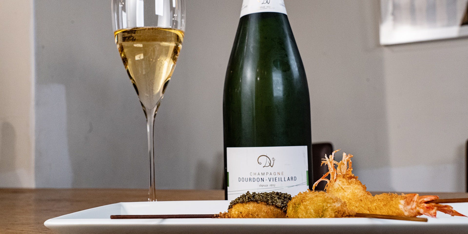 六覺燈（ろくかくてい）