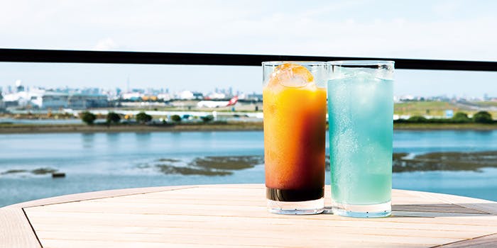 Captain's Grill and Bar（キャプテンズグリル アンド バー）