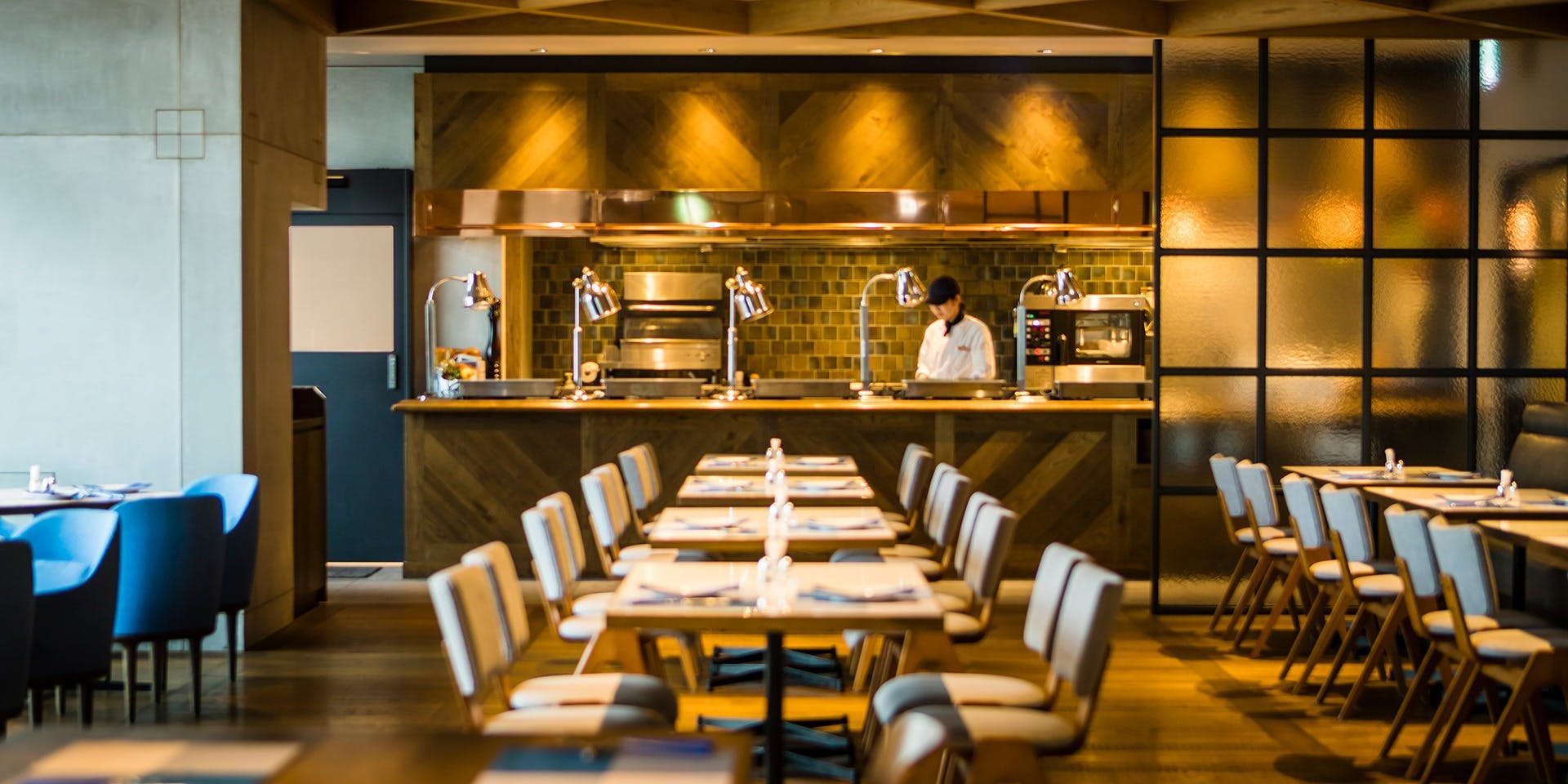 Captain's Grill and Bar（キャプテンズグリル アンド バー）