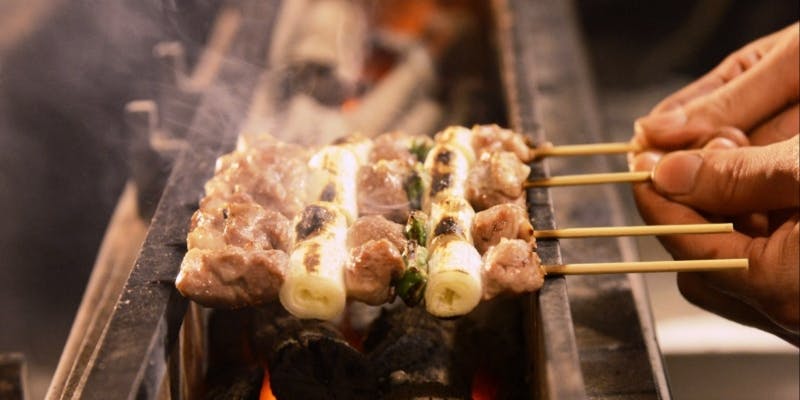 土日祝ランチ　名物「究極の親子丼」と炭火焼鳥を味わう秋田美人コース｜ソフトドリンク飲み放題付