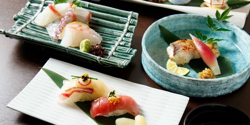 【季節会席】ー艶陽ーお造り、季節料理（桜鯛 等）、寿司10貫を含む　全7品