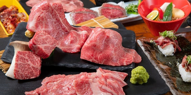 【神戸牛生産者応援／キャロル】神戸牛希少部位とカルビ、神戸牛寿司など全10品＋90分飲み放題
