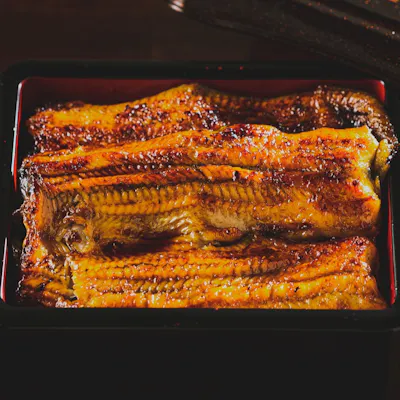 国産の特大うなぎを贅沢に