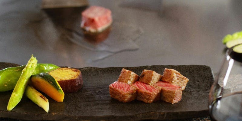 【指定牧場直送 厳選近江牛ディナー】日本三大和牛をメインで楽しむ 全7品＋選べるワンドリンク