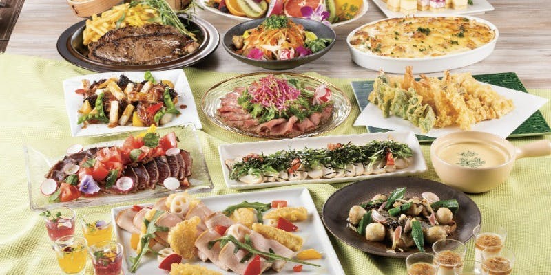 【1/5（月）～ランチビュッフェ】低温調理で仕上げたローストビーフや揚げたて天ぷらも食べ放題＋平日