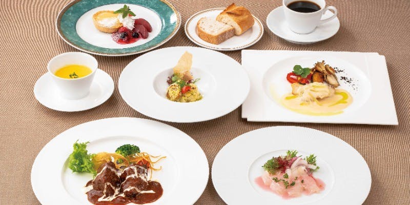 【2025冬フルコース】牛ホホ肉シチュー、三崎港直送鮮魚のポシェ　前菜など全9品＋乾杯ドリンク付