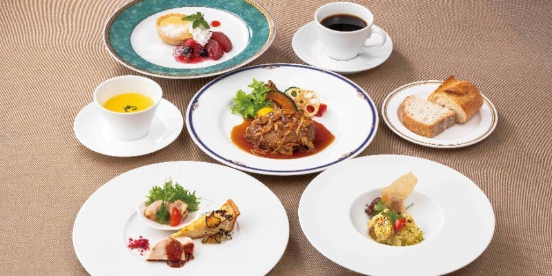 【2025冬葉山牛ハンバーグコース】ハンバーグローベルソース 、前菜、スープなど全7品＋乾杯ドリンク付