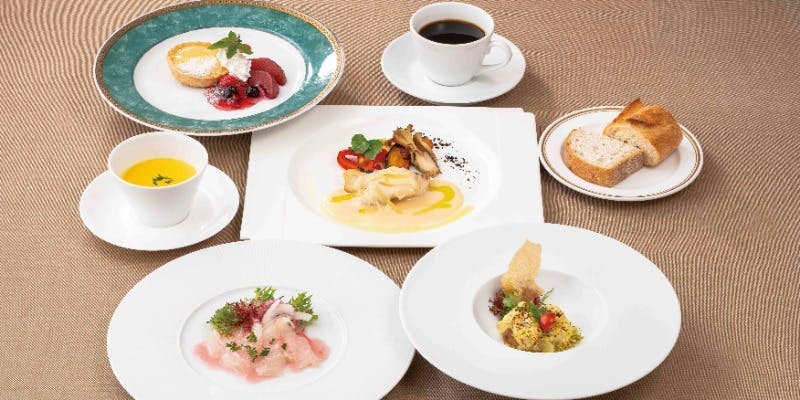 【2025冬鮮魚コース】三崎港直送鮮魚のポシェ、前菜、スープ、デザートなど全7品＋乾杯ドリンク付