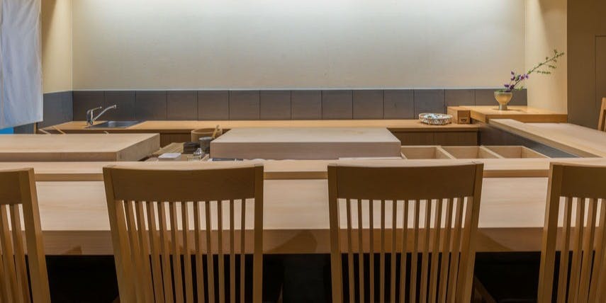 鮨 米倉（よねくら）