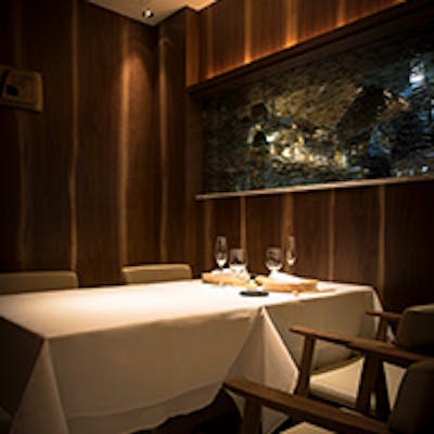 モダンな中にも温かみを感じられる上質な空間