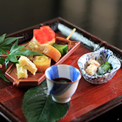 こだわり抜いた新鮮な厳選食材を用いた新日本料理