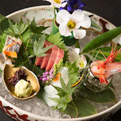 産地直送の鮮魚やお肉、野菜など厳選した食材を使用