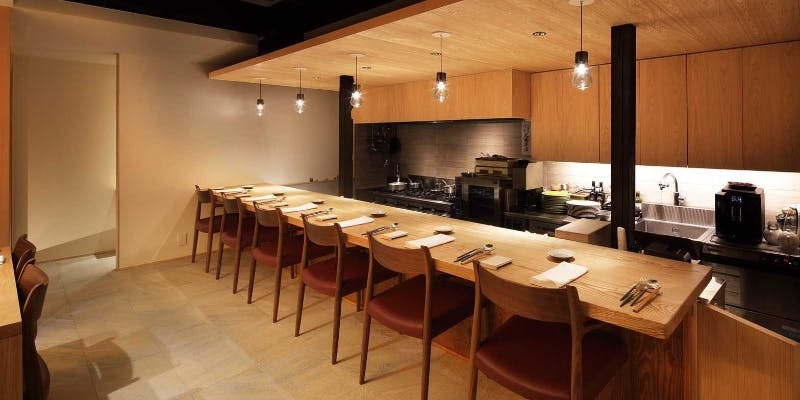 2週間ごとにメニューが変わるおまかせスペシャルディナーコース