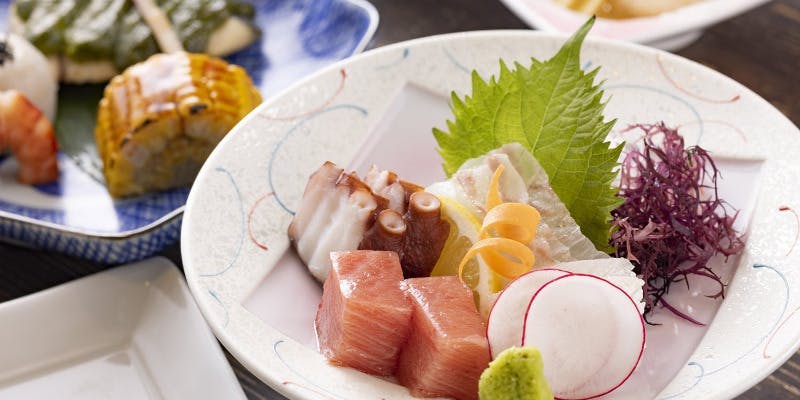 【銀河 旬菜会席】自慢の夜景とともに楽しむ料理長こだわりの和会席＋1ドリンク付き