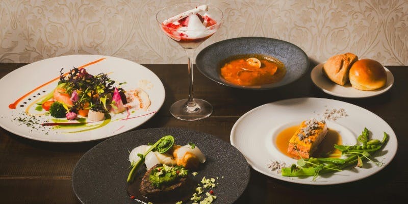 KIHARU Brasserie �^ �N���X�z�e�����s