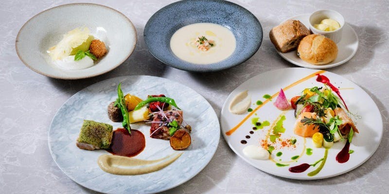 KIHARU Brasserie �^ �N���X�z�e�����s