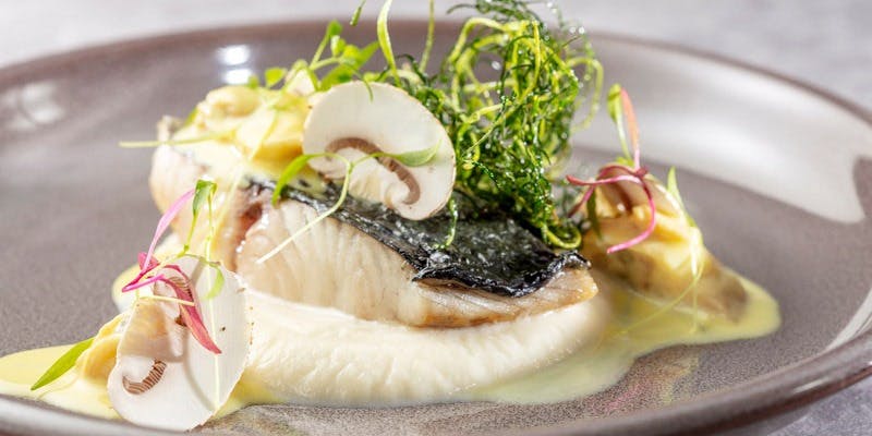 The 33 Tea＆Bar Terrace（ザ サーティスリー ティーアンドバー テラス）