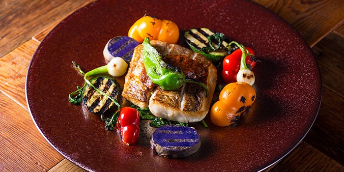 Dining & Bar LAVAROCK 神谷町（ダイニングアンドバー ラヴァロック）