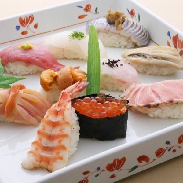鮨 割烹 花絵巻 大将選りすぐりの極上握り 活きの良い旬の魚介をお愉しみください ランチ プラン メニュー 一休 Comレストラン 鮨 割烹 花絵巻 大将選りすぐりの極上握り 活きの良い旬の魚介をお愉しみください ランチ プラン メニュー 一休 Comレストラン