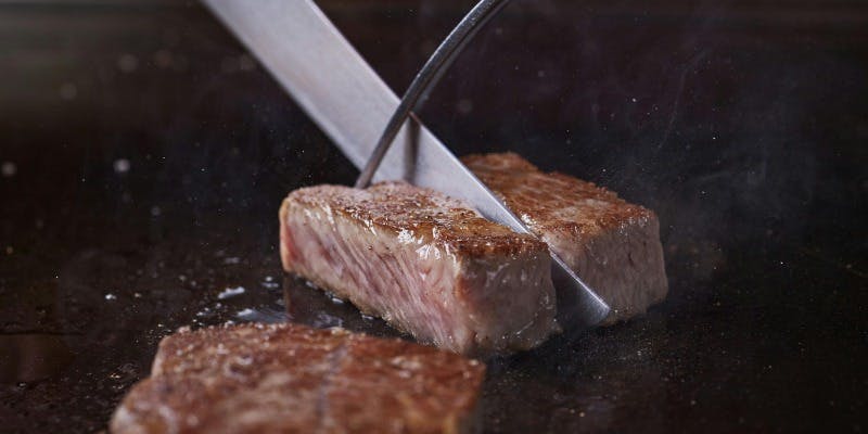 【お誕生日コース】神戸ビーフ、幻の所沢牛、オマール海老、鰻と寿卵など「全13品」