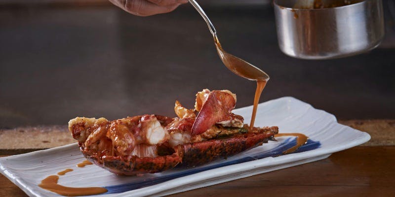 【時の鐘コース】神戸ビーフと幻の所沢牛ステーキ食べ比べ、オマール海老など全11品