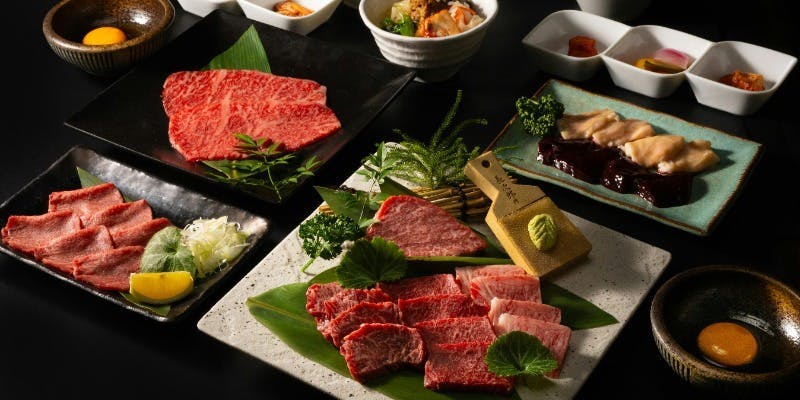 【極焼肉コース】黒毛和牛カルビ、ヒレ、赤身などの和牛づくし全12品