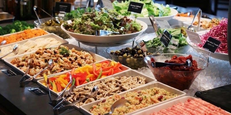 【時間無制限！デザートバー含む旬の野菜50種類食べ放題】